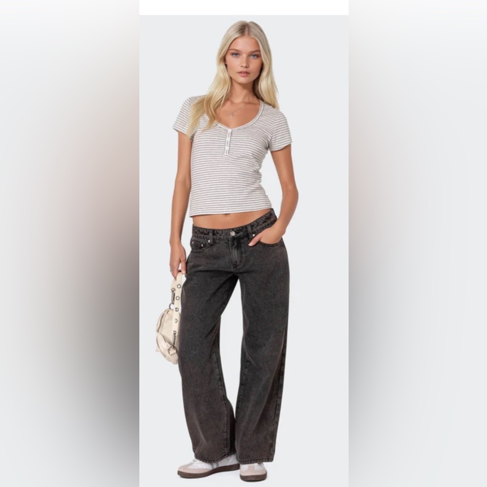 Women’s Edikted Low Rise Raelyn Jeans Black wash